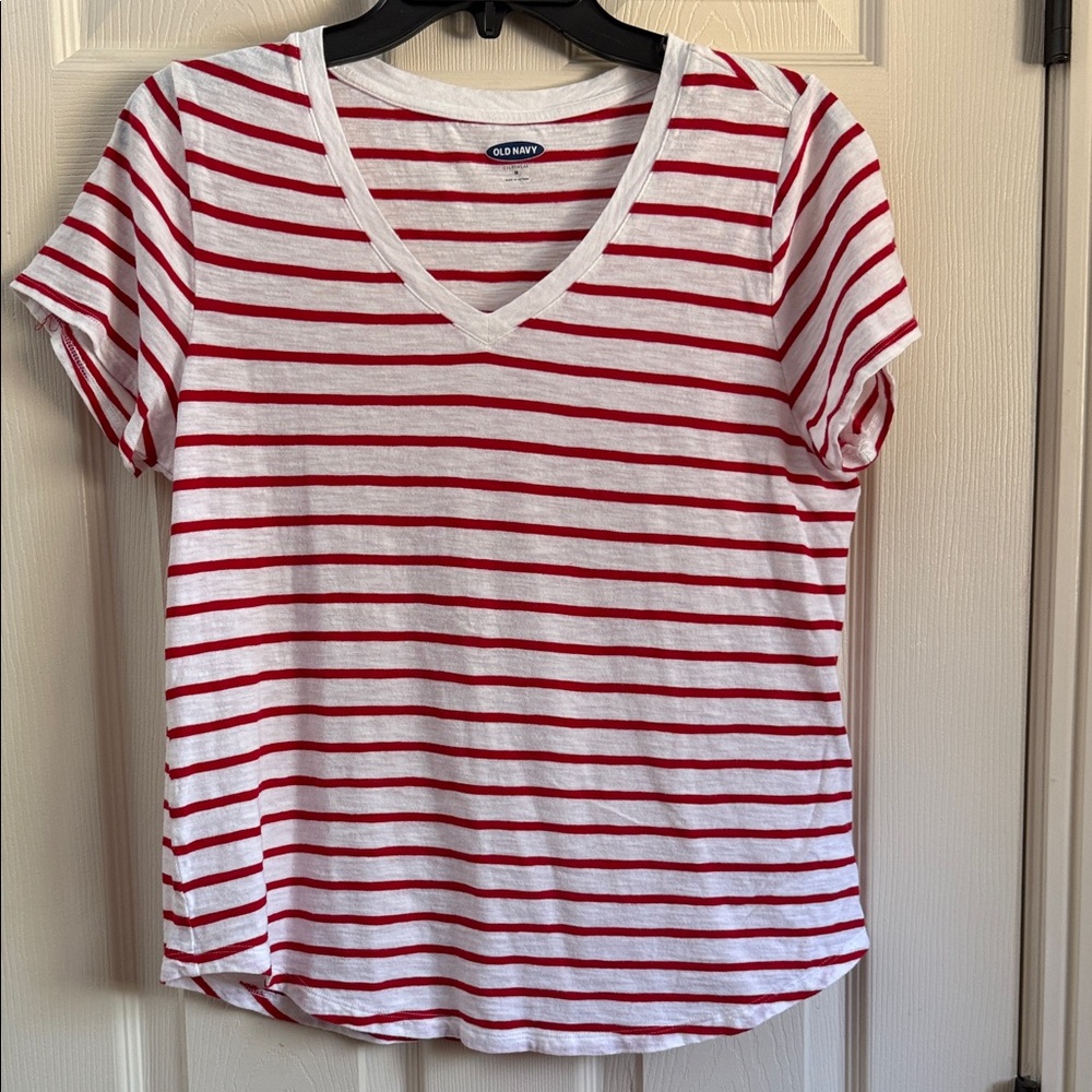 Old Navy Women's Red and White Striped Tee